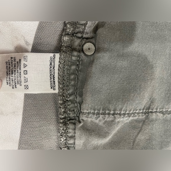 Free People button fly distressed short ACCEPTING OFFER - Picture 5 of 8